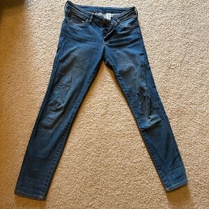 &Denim super skinny low waisted jeans.  Medium blue wash.  Size 27/30.